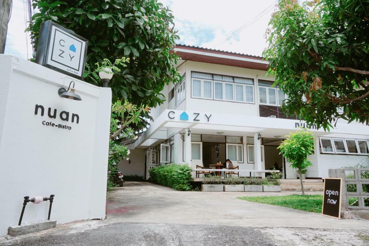 Cozy By Funwahn Bed and Breakfast Chiang Mai Exteriör bild