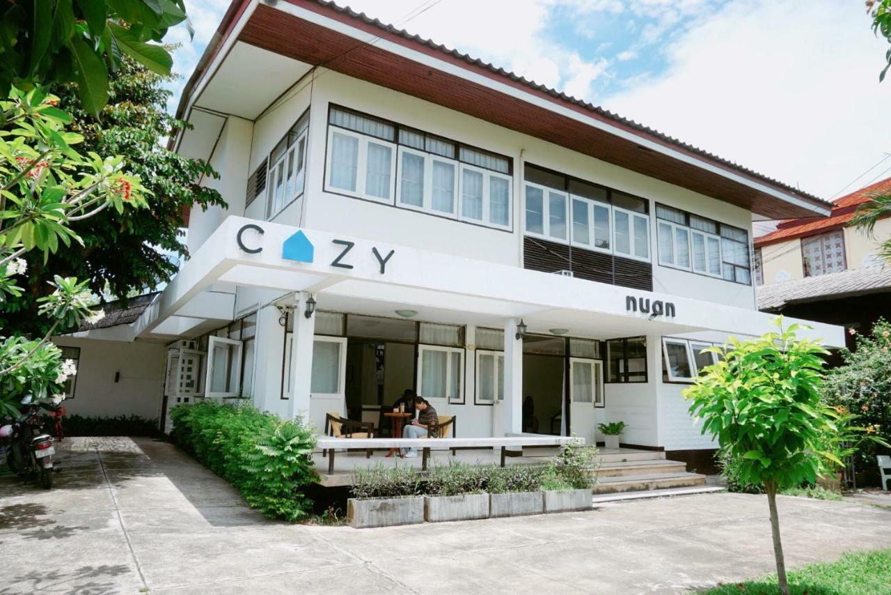 Cozy By Funwahn Bed and Breakfast Chiang Mai Exteriör bild