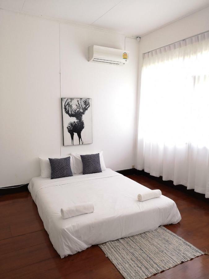 Cozy By Funwahn Bed and Breakfast Chiang Mai Exteriör bild