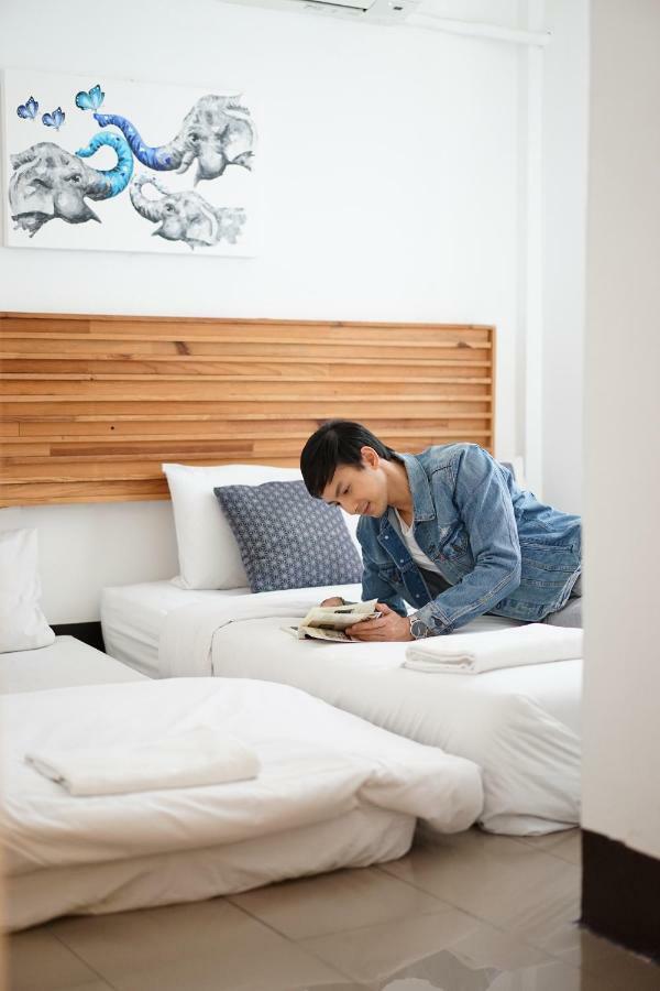 Cozy By Funwahn Bed and Breakfast Chiang Mai Exteriör bild