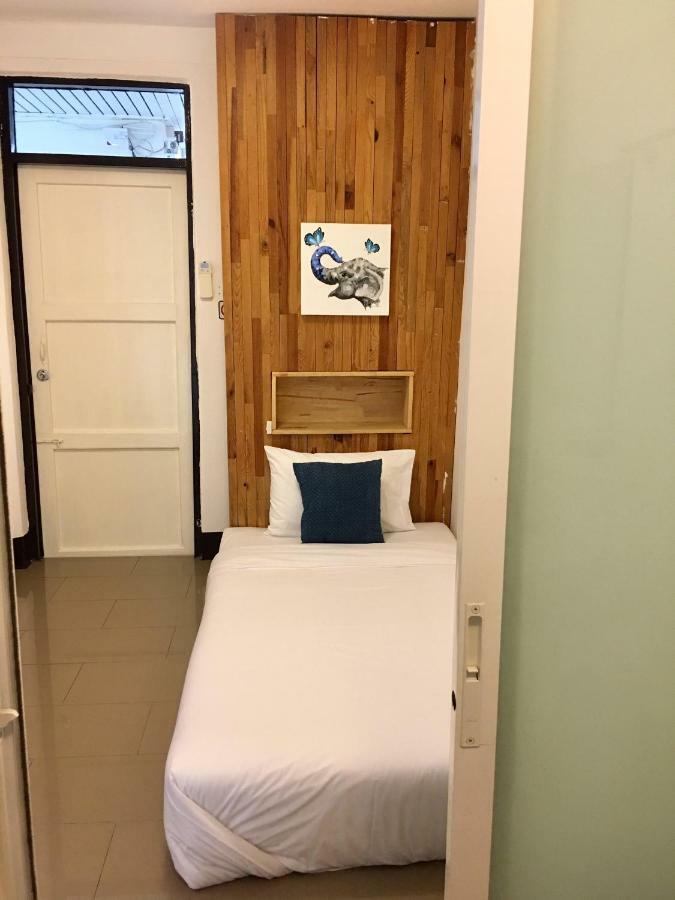 Cozy By Funwahn Bed and Breakfast Chiang Mai Exteriör bild