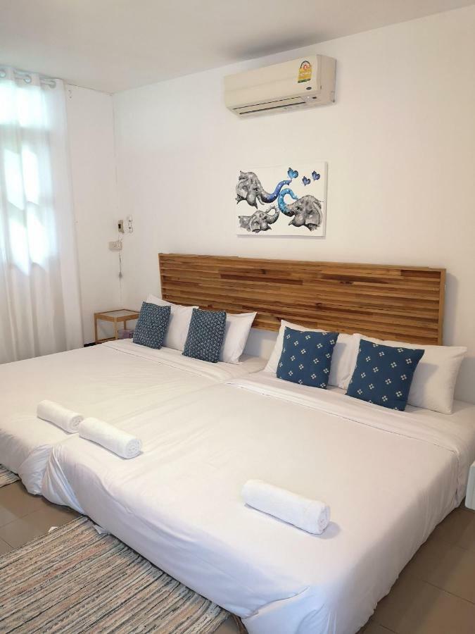 Cozy By Funwahn Bed and Breakfast Chiang Mai Exteriör bild