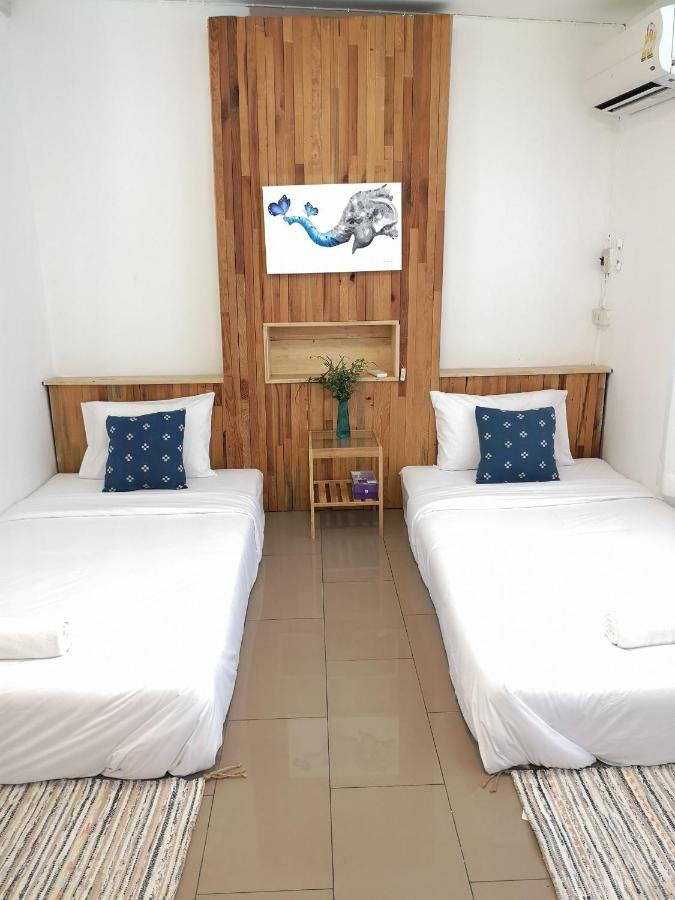 Cozy By Funwahn Bed and Breakfast Chiang Mai Exteriör bild