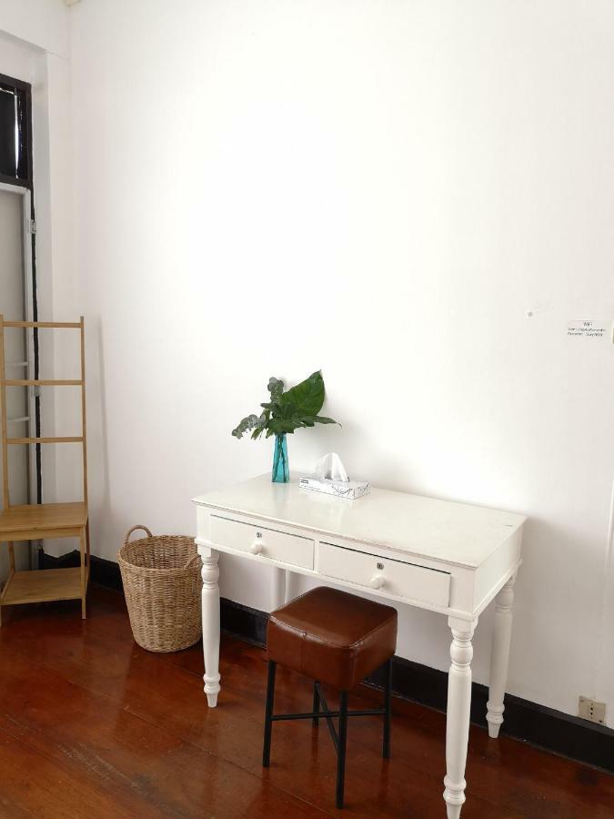 Cozy By Funwahn Bed and Breakfast Chiang Mai Exteriör bild