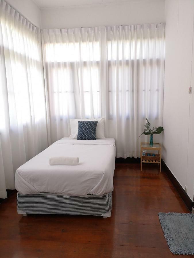 Cozy By Funwahn Bed and Breakfast Chiang Mai Exteriör bild